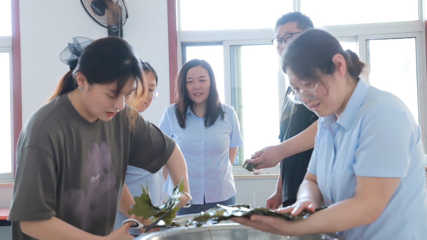 粽香飄滿司 端午情更濃